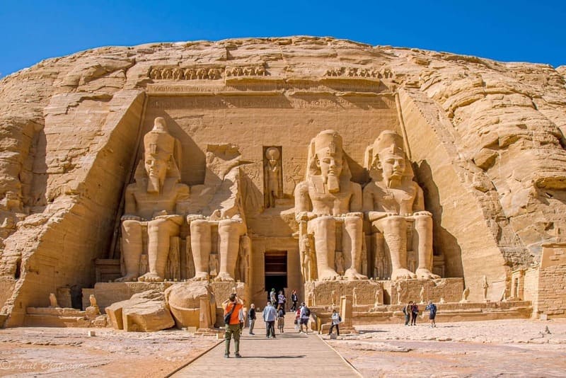 Tour de 2 días a los Templos de Abu Simbel desde Asuán